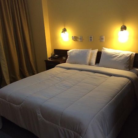 Hotel Manduvira Asuncion Room photo