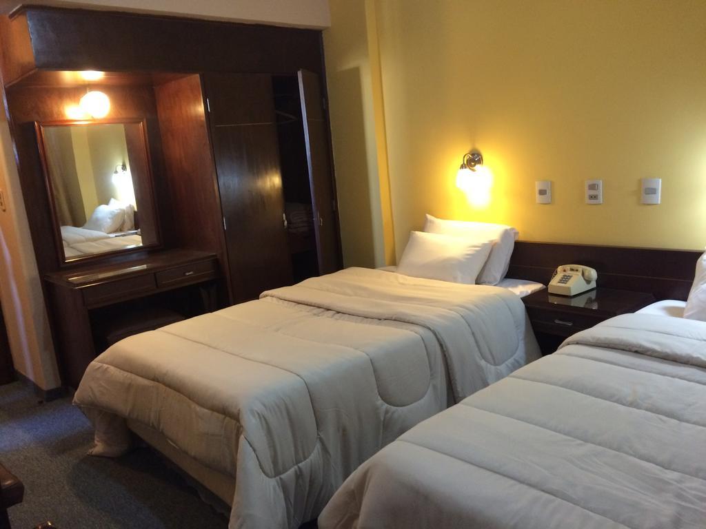 Hotel Manduvira Asuncion Room photo