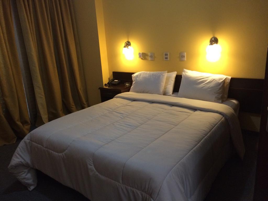 Hotel Manduvira Asuncion Room photo