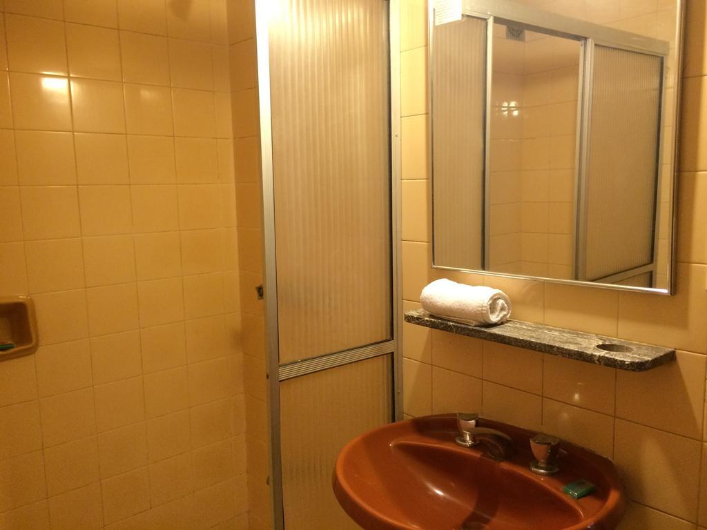 Hotel Manduvira Asuncion Room photo